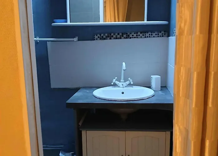 2 Pieces Petit Village Au Calme Apartment *